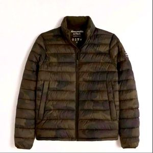 Abercrombie XL Mockneck Camo Puffer Jacket